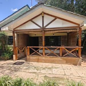 📌 Karen 

2 Bedroom Cottage To Let in Karen 

Guide Rent Kshs.100,000/-

Features:
✅Spacious lounge 
✅Fireplace 
✅Closed kitchen 
✅2 bedrooms
✅Private garden 
✅Shared compound with main house 
✅Quiet & serene environment 
✅Close proximity to amenities