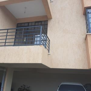 A nice 2 bedroom apartment ,ideally good for a single person or Just a couple.
Very quiet and serene area, close to hardy shopping center.
Master bedroom is en suite
Spacious living room with a balcony
Good size kitchen wit lots of cabinets/storage
Laundry area
Ample parking space
Perimeter wall all round.
Prepaid electricity
Water available 24/7
Good security