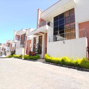Cozy newly built 5 bedrooms townhouse with dsq, separate dining, spacious modern kitchen, terrace, balcony, all bedrooms en suite, ample car parking, back up generator,
Its in proximity to all good schools and modern social facilities
Rent price Ksh. 250,000