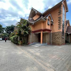Step into a new standard of urban luxury where modern design meets everydays comfort in one of Nairobi’s most sought after neighbourhoods. Exclusively ultra modern spacious 5bedrooms plus Dsq all en-suite townhouse available for rent in the heart of Lavington close to Valley Arcade shopping centre offering contemporary comfort and generous spaces ideal for modern family living.
Key Features
- Bright and expansive living room
- Separate dining room
- Modern spacious kitchen with pantry 
- Dedicated laundry area
- Solar water heating
- Backyard garden 
- Borehole and City council water supply
- Backup power 
- Ample parking
- Secure and professionally managed compound 
- CCTV and 24/7 manned security
