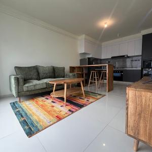 Modern 1 BR Furnished Apartment to Let in Westlands .

Ideally located near GTC , Sarit Centre and major social amenities.

Features & Amenities

-Beautiful city views
-Open plan kitchen (fitted)
-Garden
-Swimming pool
-Gym
-Roof top terrace