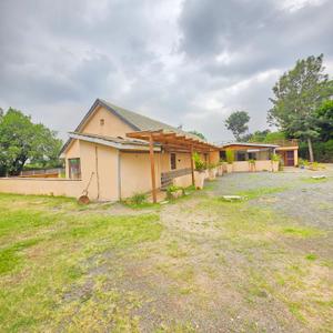 **Commercial Office Space for Rent in Lavington** **Price: Kshs 600,000** This exceptional property is now available for rent in the sought-after Lavington area. With its prime location and expansive one acre plot, this property is ideal for various commercial ventures, including NGOs, silent offices, or even a hospital. The property features a spacious and well-designed 6-bedroom house, with 4 en-suite bedrooms and a separate 3-bedroom guest house. The main house offers ample living space, perfect for hosting meetings or accommodating staff. Don't miss this rare opportunity to secure a prime commercial space in Lavington. Contact us today to schedule a viewing.