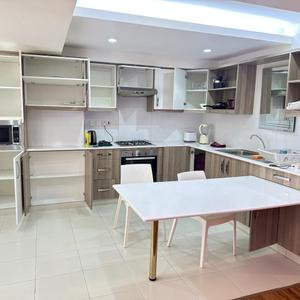 Elegant 1-Bedroom Furnished Apartment for Rent – Westlands (Off Rhapta Road)
Rent: KSh 110,000 per Month
Experience modern urban living in this tastefully furnished 1-bedroom apartment located in the heart of Westlands, just off Rhapta Road. Designed for comfort and convenience, the apartment offers stylish interiors, quality furnishings, and easy access to major business hubs, shopping malls, restaurants, and entertainment venues.
Features & Amenities
Fully furnished and move-in ready.
Spacious living and dining area.
Well-appointed bedroom with ample wardrobe space.
Modern fitted kitchen with quality appliances.
High-speed lift access.
Full backup generator for uninterrupted power supply.
Secure parking.
24-hour security and controlled access.
Reliable water supply.
Ideal for professionals, expatriates, and corporate clients seeking a comfortable and well-connected residence in one of Nairobi’s most sought-after neighborhoods.