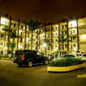letting this supreme residence for a modern lifestyle,2 bedroom fully furnished and serviced  apartment at the heart of Nairobi,westland Raphta road. There is daily housekeeping,free and speed WIFI , modern washing machine, relaxation area like swimming pool,gym,we also have reception area ,grocers,supermarket which easy the struggle to search for market place. there is ample and secured parking due to the presence of CCTV camera, we have meeting area and more fancy and attracting areas. There is a room for everyone.