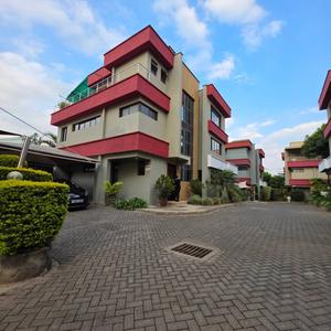 Step into a new standard of urban luxury where modern design meets everydays comfort in one of Nairobi’s most sought after neighbourhoods. Exclusively ultra modern spacious 5bedrooms plus Dsq all en-suite townhouse available for rent in the leafy secure suburb of Lavington close to Lavington Mall offering contemporary comfort and generous spaces ideal for modern family living.
Key Features
- Bright and expansive living room
- Dining room
- Modern spacious kitchen with pantry 
- Dedicated laundry area
- Solar water heating
- Borehole and City council water supply
- Backup power 
- Ample parking
- Secure and professionally managed compound 
- CCTV and 24/7 manned security
- Easy access to Express Way 
- UN approved zone