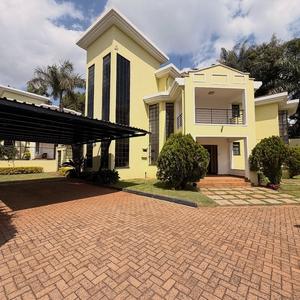 Lavington  - Elegant 5 bedroom townhouse for rent 

KSh 400,000.

modern 5-bedroom townhouse, inclusive of a Detached Staff Quarter (DSQ), is available for lease in Lavington at Ksh 400,000 per month.

The property offers a spacious living environment within a prime Lavington location, featuring a private garden, a backup generator, and substantial on-site water storage. All four bedrooms are en-suite.

Key Property Features:
• Four En-Suite Bedrooms
• Detached Staff Quarter (DSQ)
• Private Garden
• Backup Generator
• Ample On-Site Water Storage

The monthly rental rate is Ksh 400,000.