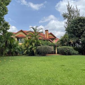 Description
To Let – Elegant 4-Bedroom Home in Runda
Discover this stunning family home located in the serene and secure neighborhood of Runda.
Property Features:
4 spacious bedrooms – all ensuite
Detached Servant Quarter (DSQ)
Sitting on ½ acre of lush, landscaped grounds
Modern fitted kitchen
Beautiful wooden flooring throughout
Cozy fireplace in the living area
Solar water heating system
Backup power generator
Ample parking space
Outdoor Highlights:
Mature, well-manicured garden
Plenty of trees offering privacy and tranquility
Ideal for family living and entertaining
Located in a very secure and peaceful neighborhood, this home offers both comfort and convenience.
Rent: $4,000 per month
Available: 1st August 2026