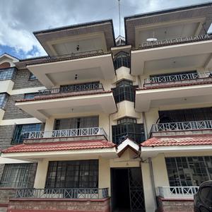 📌KILIMANI NEAR PRESTIGE EXECUTIVE 3-BEDROOMS APARTMENT AVAILABLE TO LET

✅Large living room with separate dining area 
✅Huge kitchen with modern cabinets 
✅Pantry area 
✅Water 24hrs
✅In a gated community 
✅Secure environment 
✅2-rooms are en-suite 

✳️RENT IS 100K A MONTH