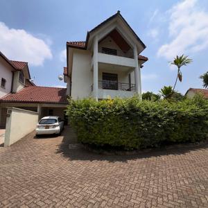 📍 LAVINGTON

🏡 4-Bedroom Townhouse + DSQ | Kshs 250,000/Month

A beautifully arranged townhouse offering spacious, modern family living across three levels.

Property Features
• 4 bedrooms
• DSQ
• Ground floor: 1 en-suite bedroom
• 1st floor: 2 en-suite bedrooms + TV room
• 2nd floor: Study room + spacious master en-suite
• Master bedroom with shower & bathtub
• Walk-in closet
• Swimming pool
• Children’s play area
• Fully equipped gym
• Secure live fence

A great choice for families looking for space, privacy and excellent amenities in the heart of Lavington.

📞 Call/WhatsApp: +254 794 444 591
📧 Kevlincoproperties@gmail.com

#Lavington #LavingtonHomes #LavingtonRentals #NairobiRentals #TownhouseForRent #LuxuryRental #NairobiProperty #KenyaRealEstate #LuxuryHomes #Kevlin_Company