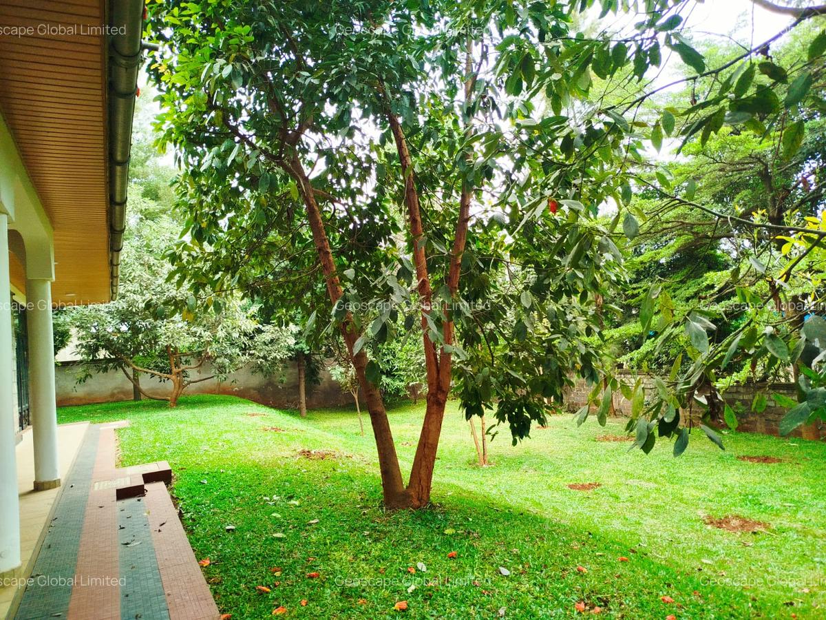 5 Bed House with En Suite in Runda - 15