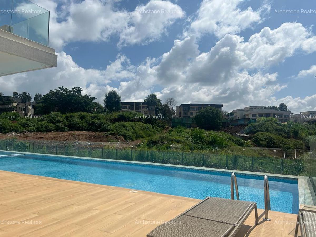 1 Bed Apartment with Swimming Pool in Rosslyn - 1