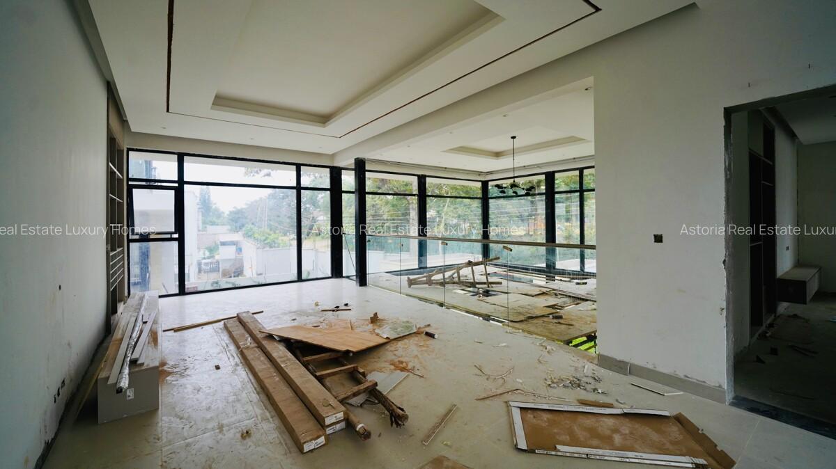5 Bed Villa with En Suite at 2026-187 - 17