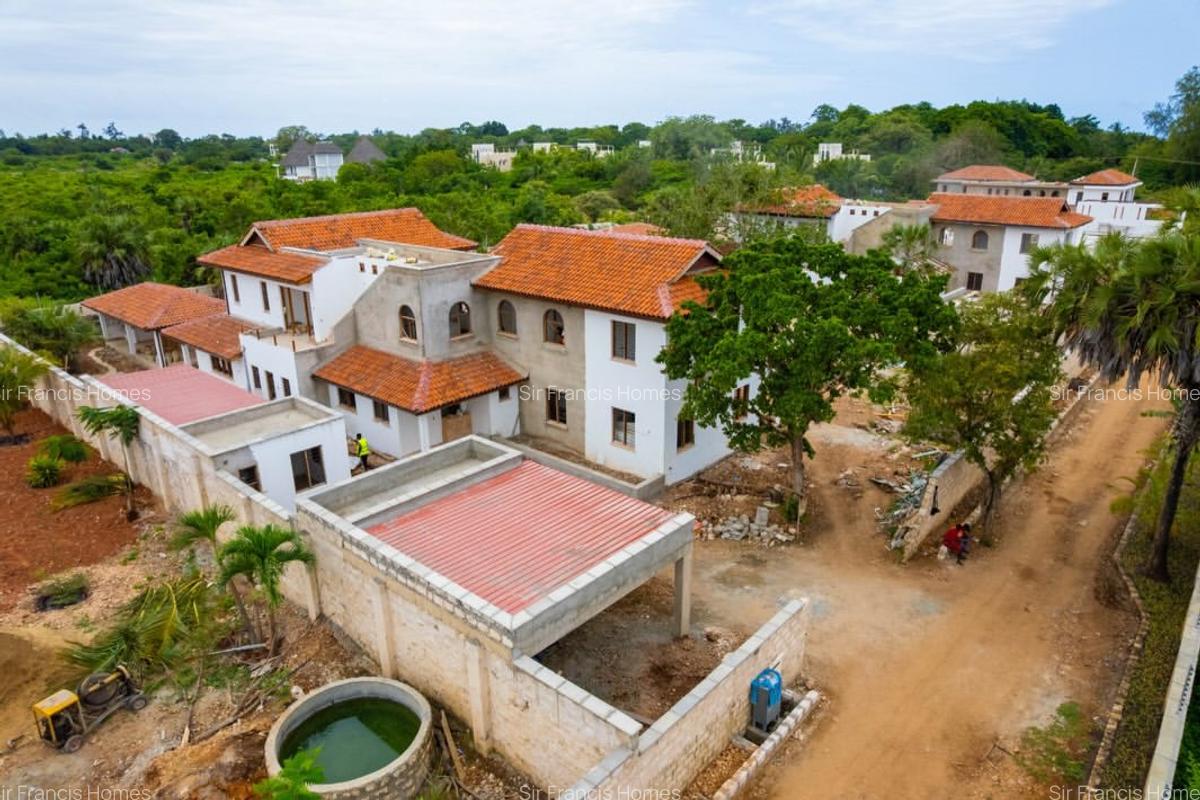 3 Bed Villa with En Suite in Diani - 9