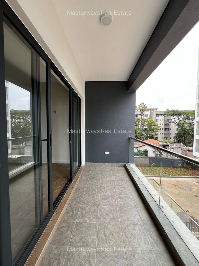 2 Bed Apartment with En Suite in Lavington - 12