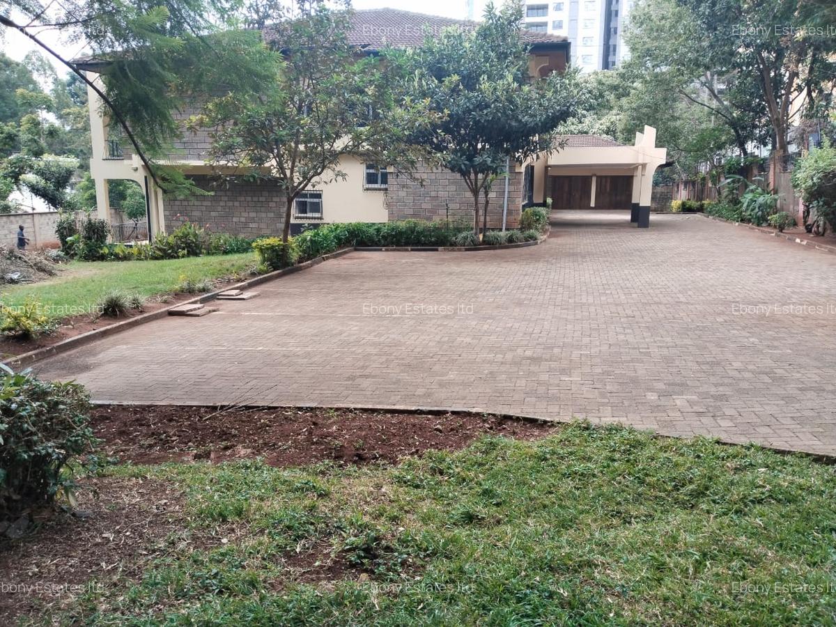 Commercial Property with Service Charge Included in Lavington - 4
