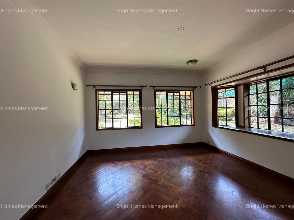 5 Bed House with En Suite in Runda - 10