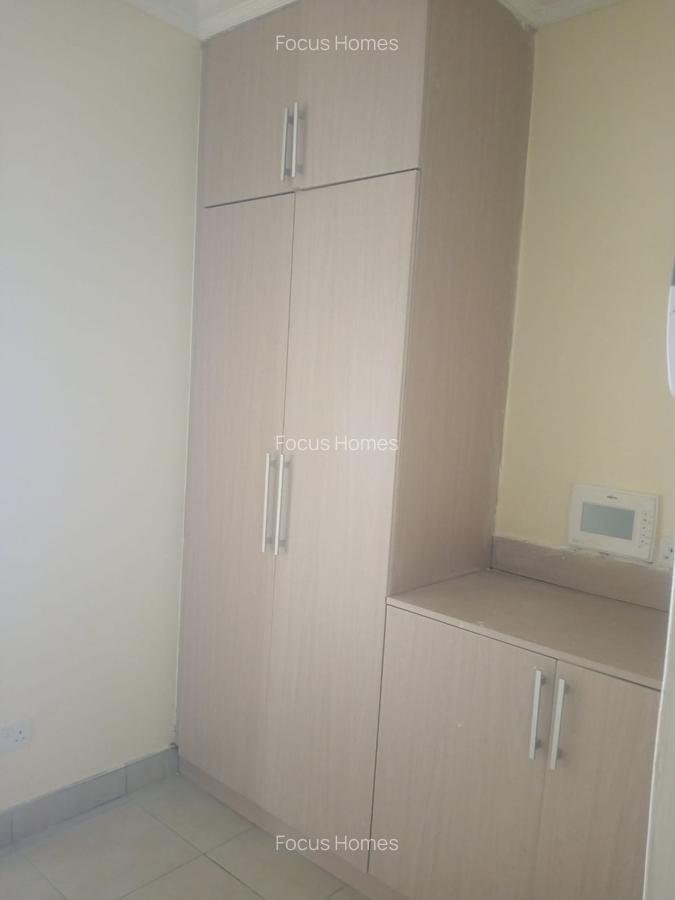 2 Bed Apartment with En Suite in Lavington - 10