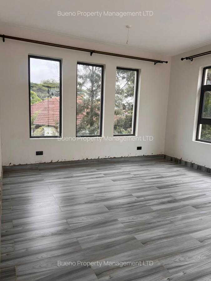 6 Bed Townhouse with Garden in Lavington - 6