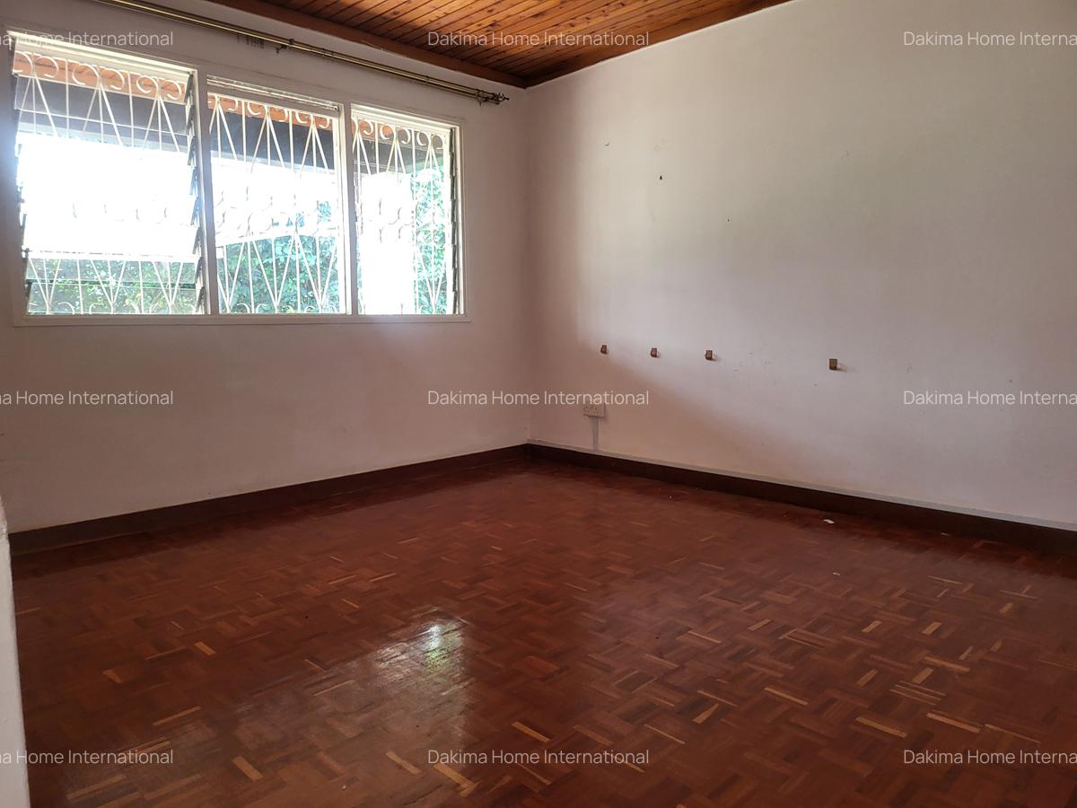 4 Bed House with En Suite in Loresho - 4