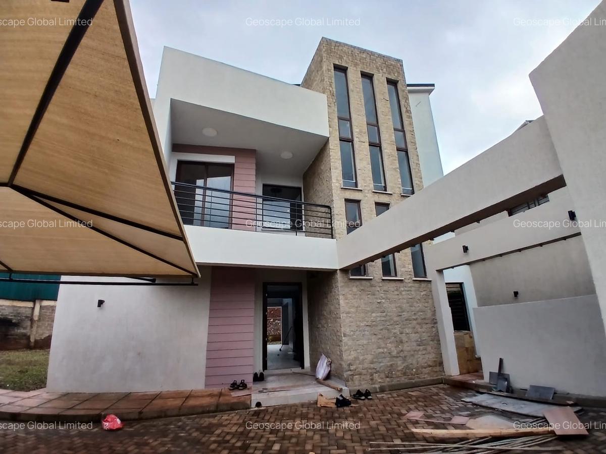 4 Bed House with En Suite in Runda - 7