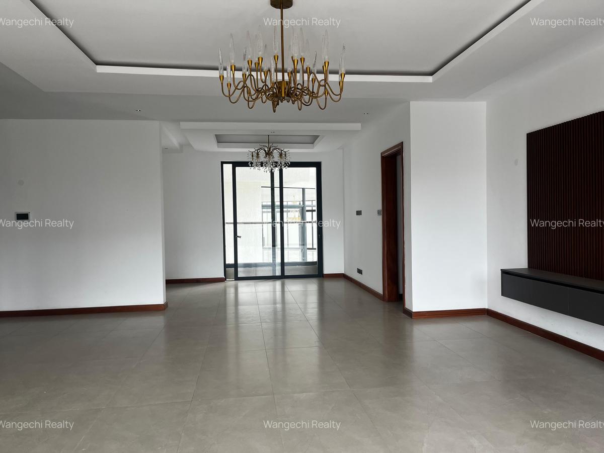 4 Bed Apartment with En Suite at Riverside Drive - 3