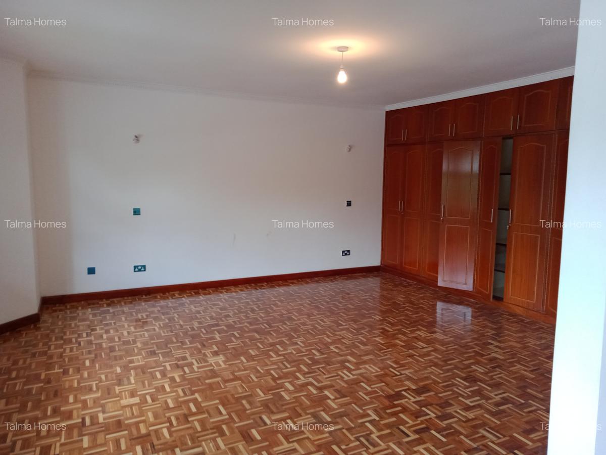 4 Bed Townhouse with En Suite at Lavington Green - 9