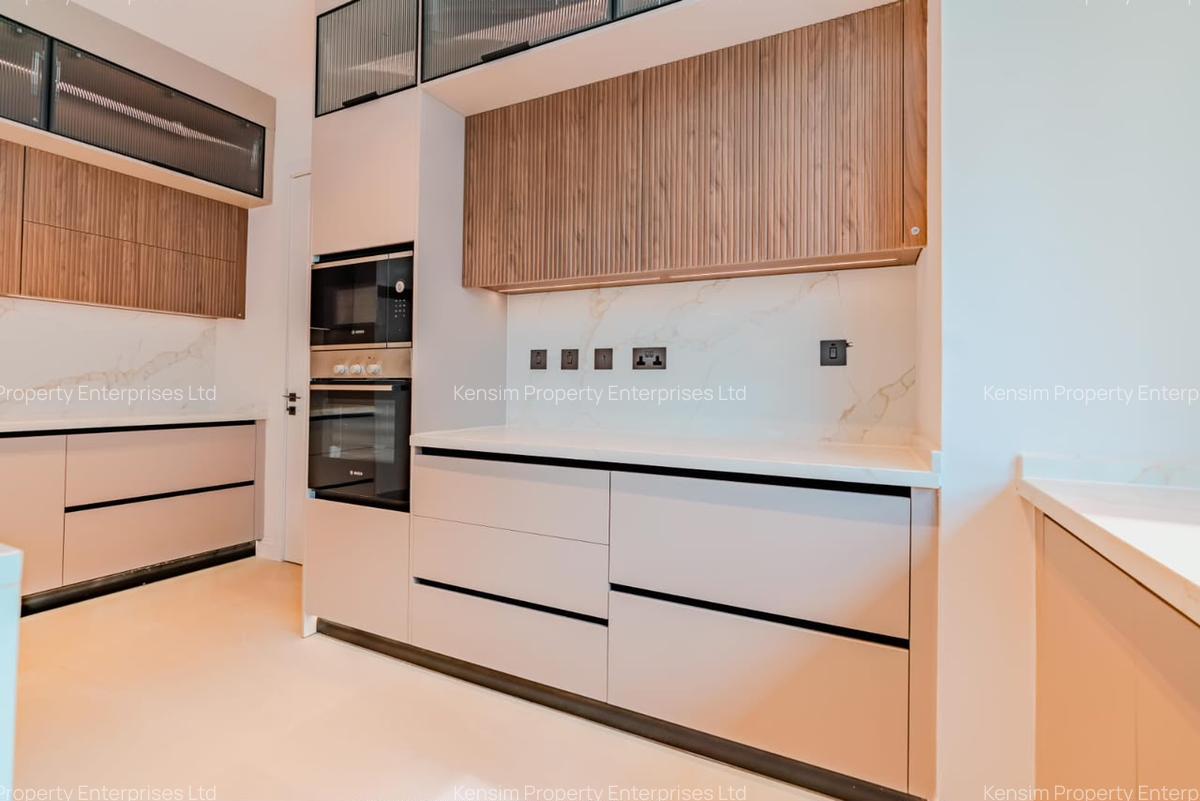 5 Bed Townhouse with En Suite in Runda - 13