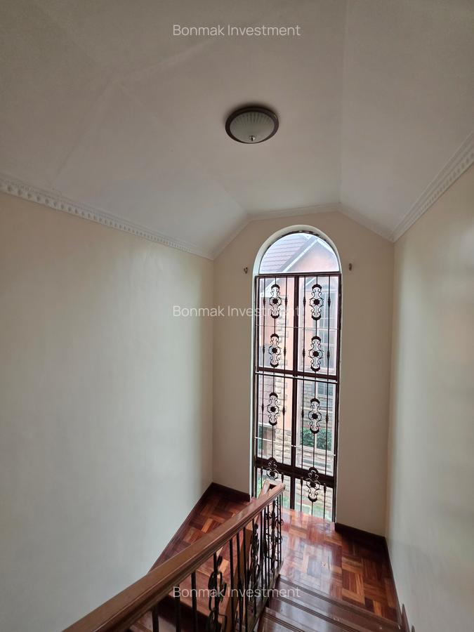 4 Bed Townhouse with En Suite at Lavington Green - 18