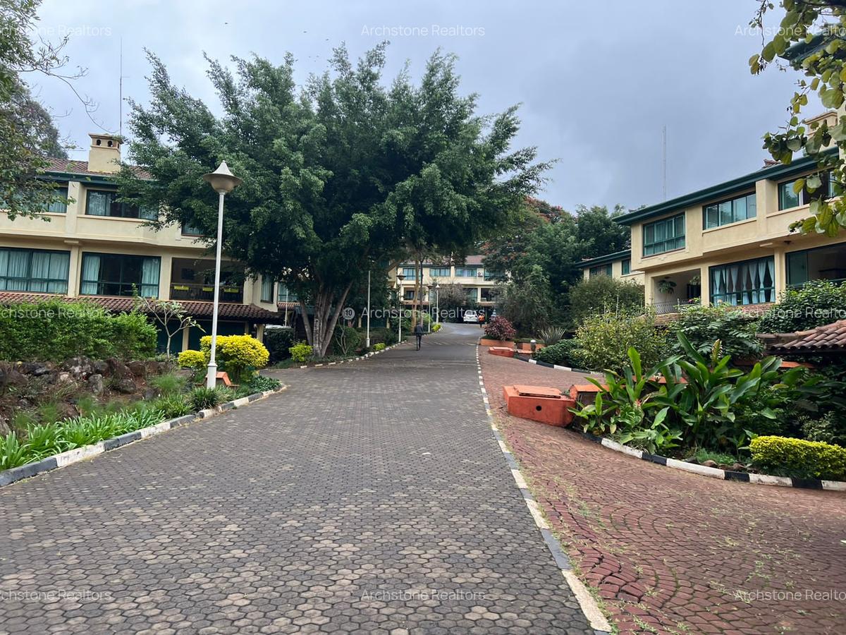 4 Bed Villa with En Suite in Kyuna - 16