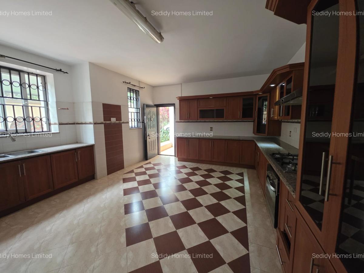 4 Bed House with En Suite in Thigiri - 9