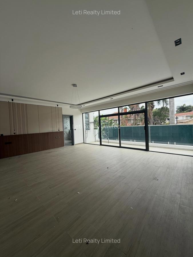 5 Bed Townhouse with En Suite in Lavington - 14