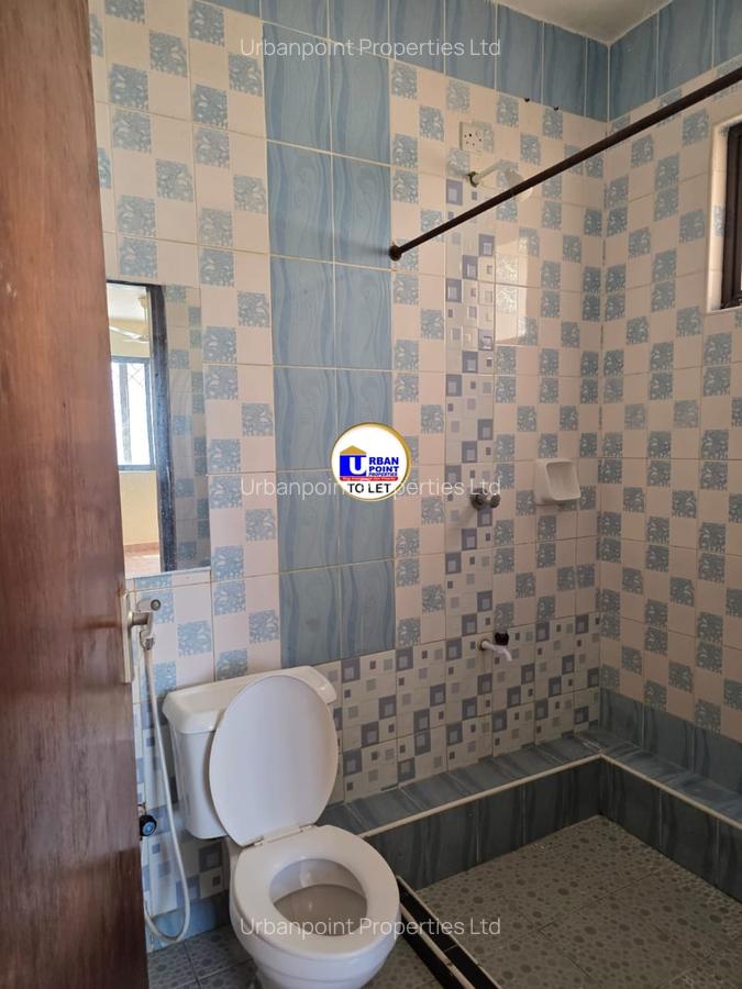 3 Bed Apartment with En Suite at Links Road - 11