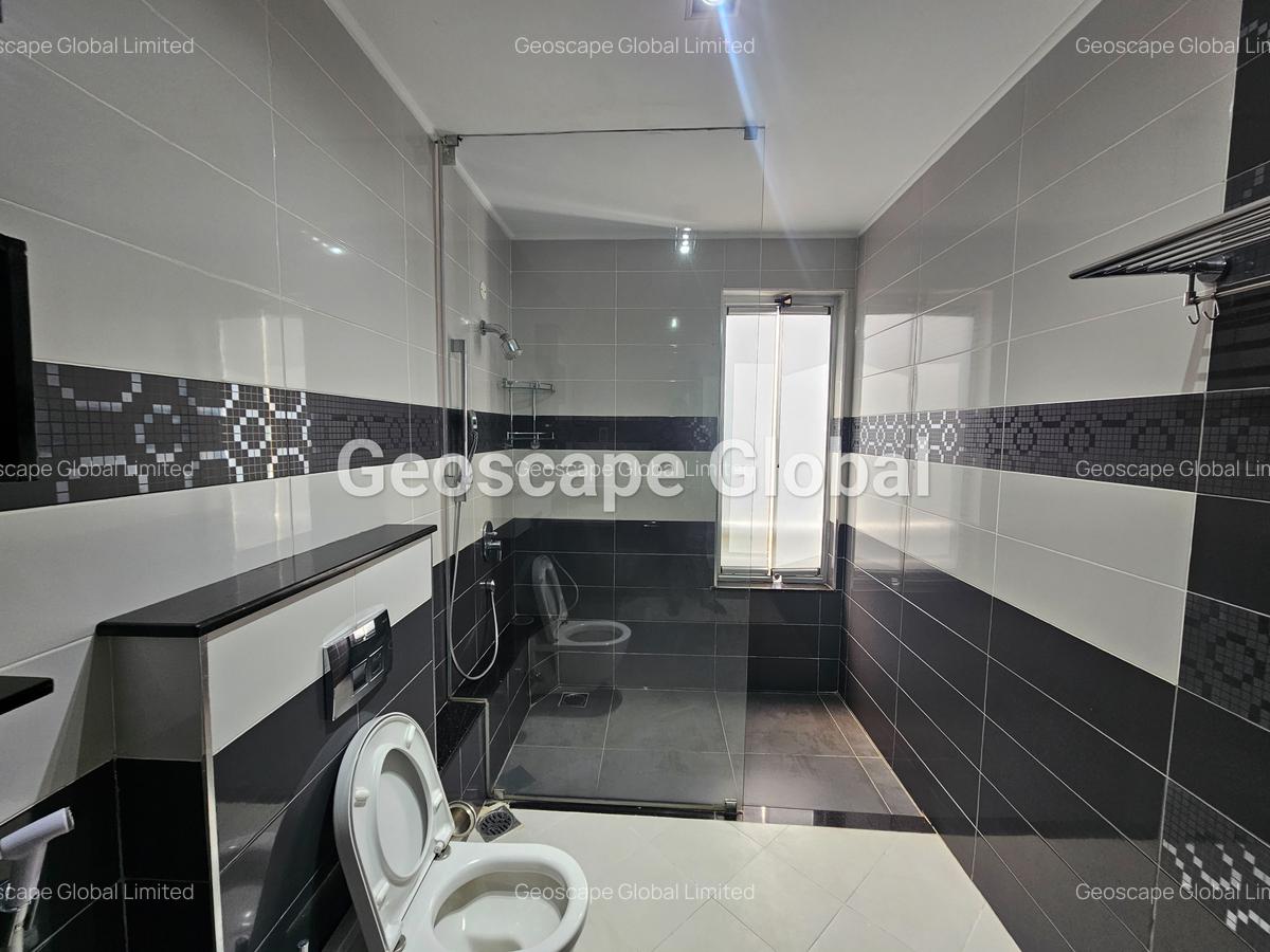 3 Bed Apartment with En Suite in Riverside - 17