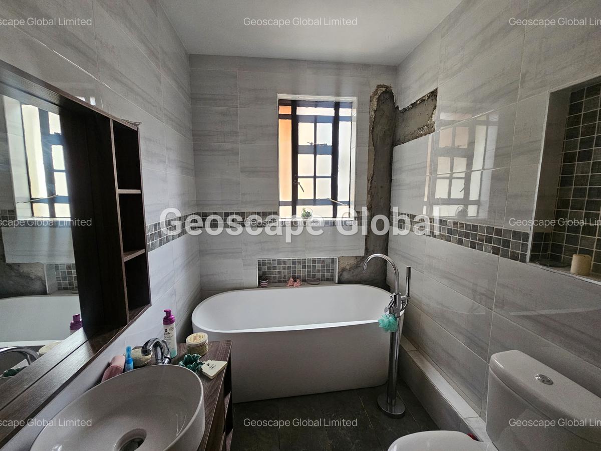 5 Bed Townhouse with En Suite in Lavington - 9