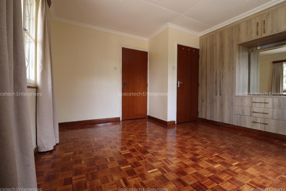 5 Bed House with Staff Quarters in Nyari - 10