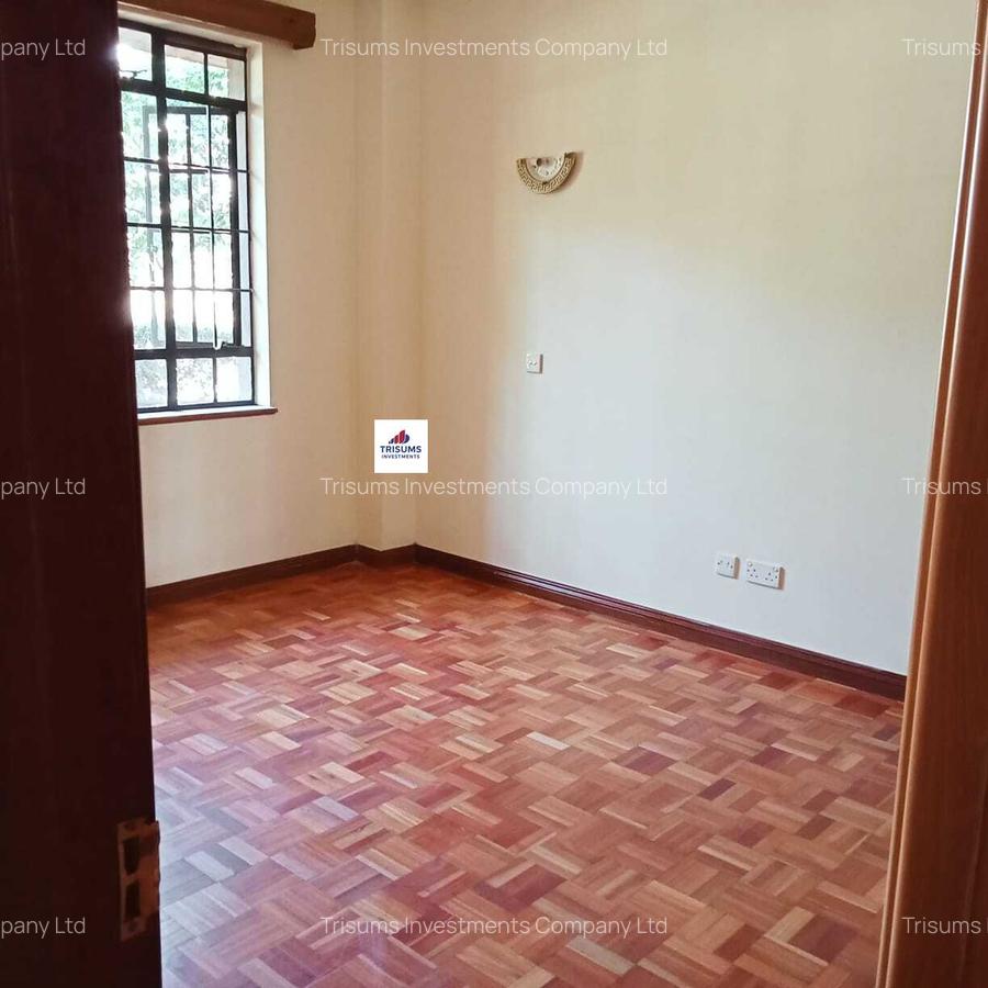 4 Bed Apartment with En Suite in Rhapta Road - 4