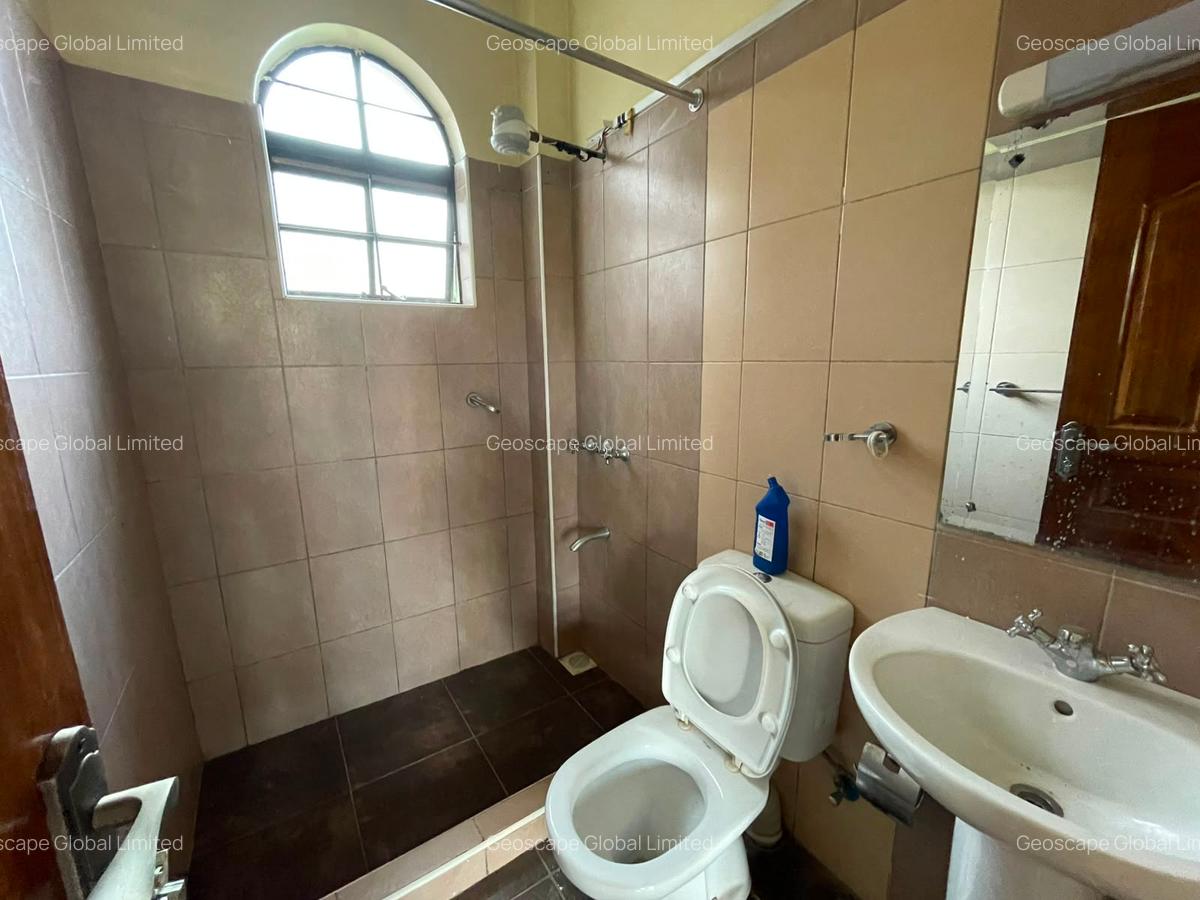 4 Bed House with En Suite in Runda - 6