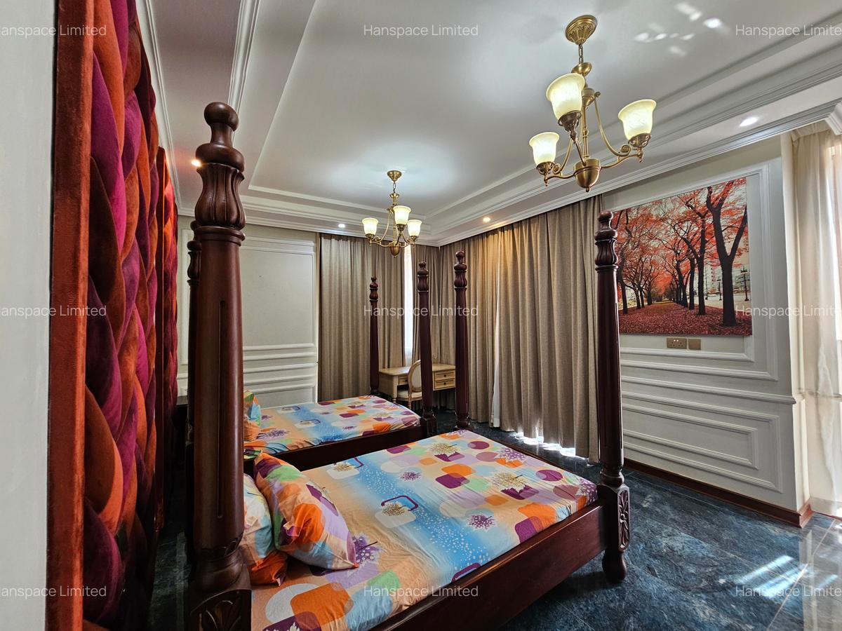 6 Bed Villa with En Suite in Lavington - 19