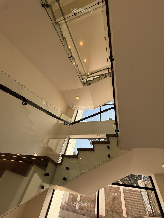 6 Bed Villa with En Suite in Westlands Area - 4