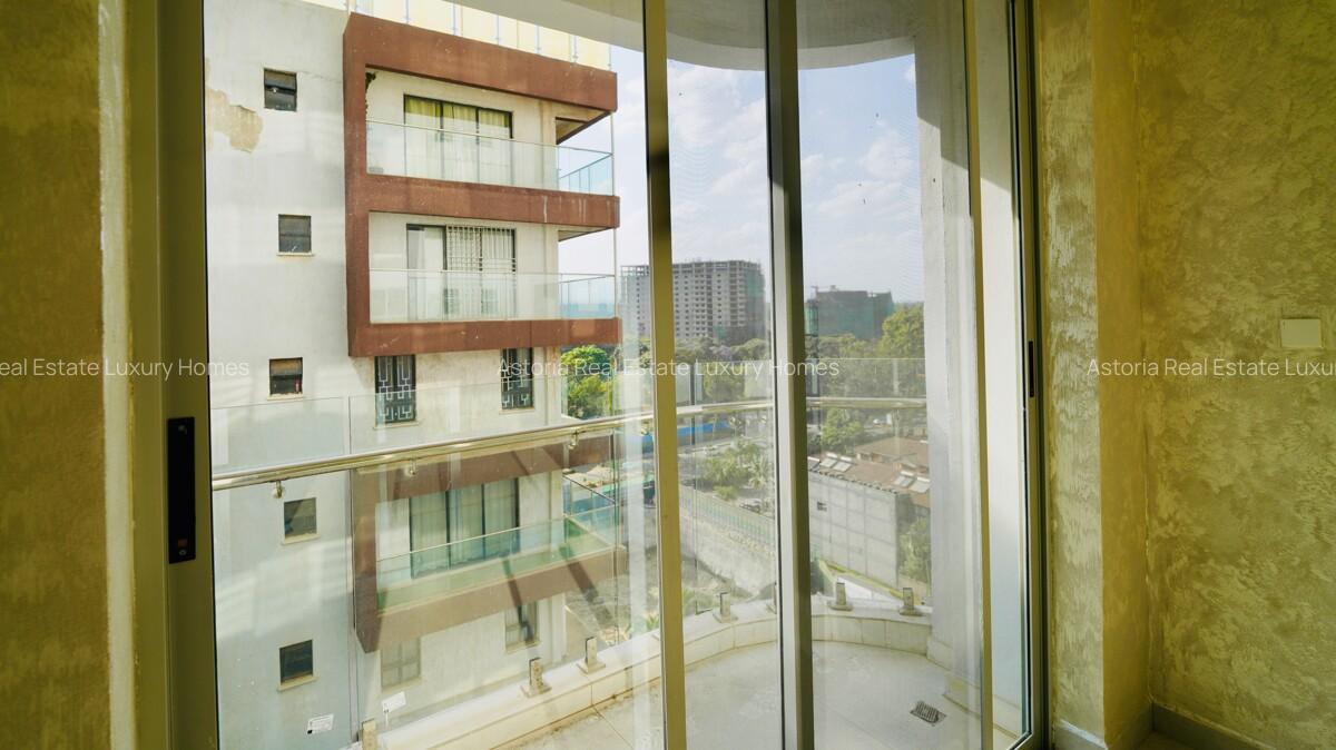 4 Bed Apartment with En Suite at 2026-510 - 15