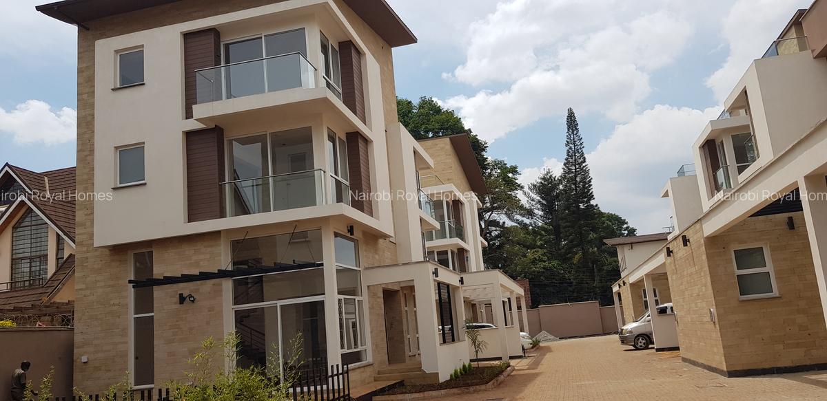 5 Bed Townhouse with En Suite at Lavington Road - 3