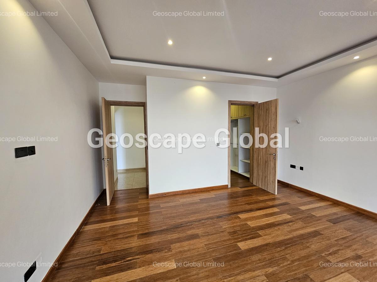 4 Bed Apartment with En Suite in Spring Valley - 9