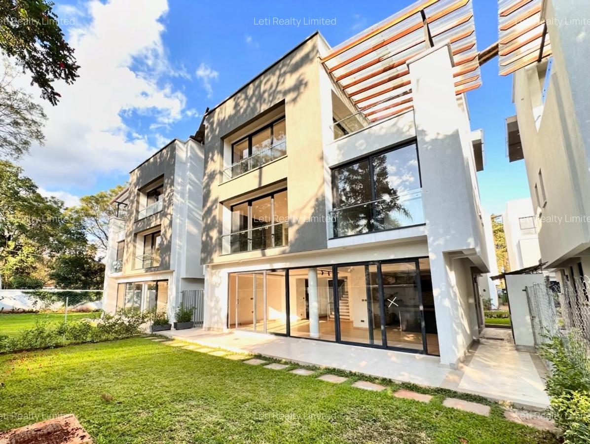 5 Bed Townhouse with En Suite in Lavington - 1