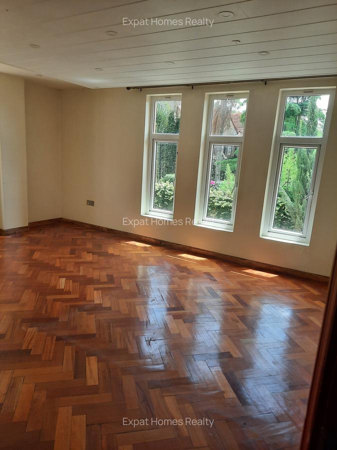 4 Bed Villa with En Suite in Lavington - 5