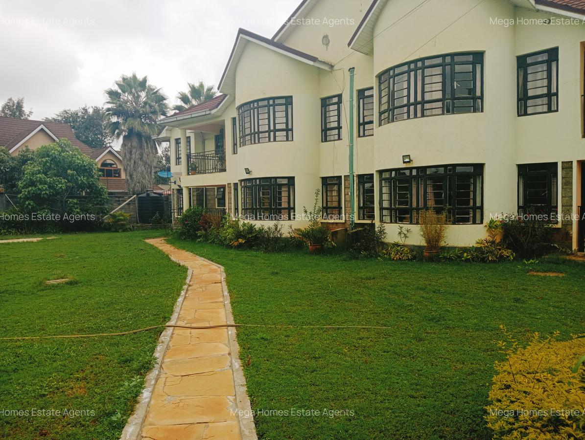 Serviced 2 Bed Apartment with En Suite in Runda - 3