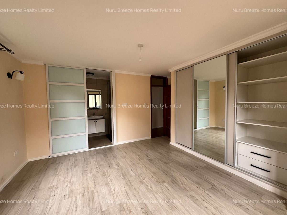 4 Bed Townhouse with En Suite in Lavington - 20