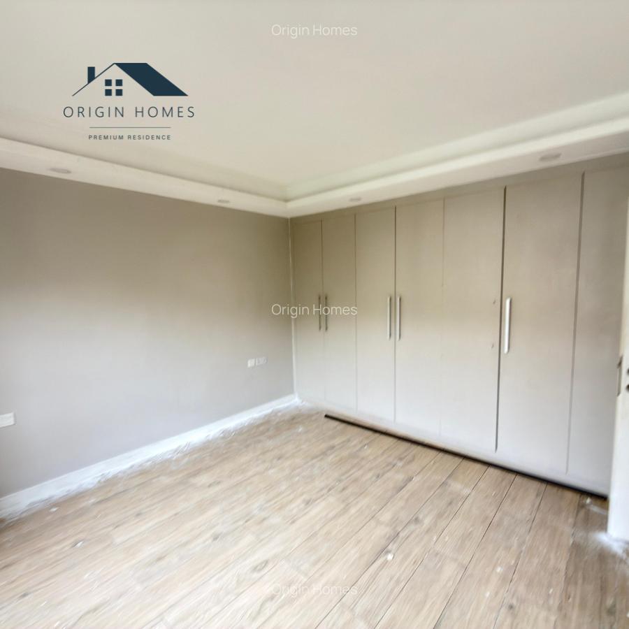 3 Bed Apartment with En Suite at Lavington - 14