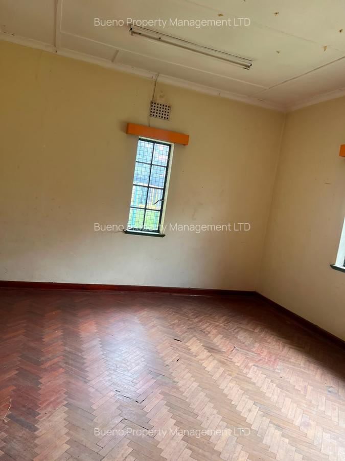 5 Bed House in Lavington - 6