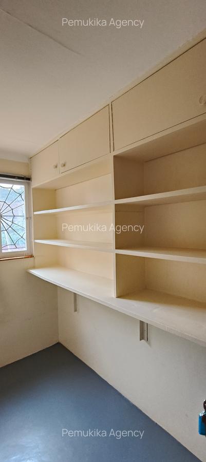 5 Bed House with En Suite at Redhill Road - 5