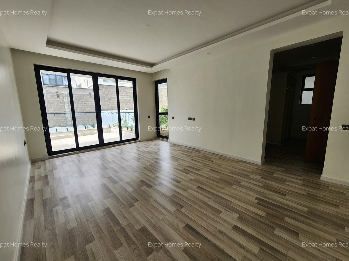 4 Bed Villa with En Suite in Lavington - 13